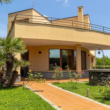 Magdalena Villa